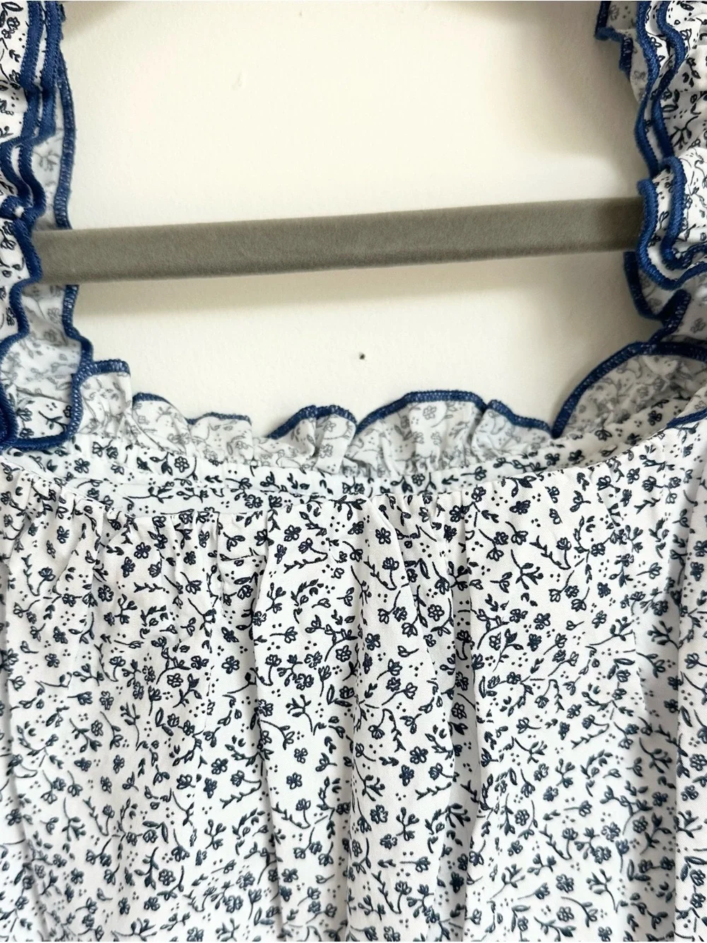 Brand New w Tags! FOREVER YOUNG Navy Mini Floral Top Size 7Y